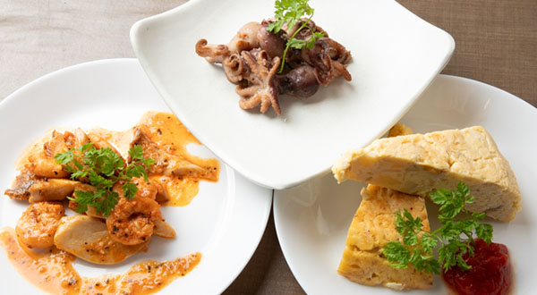 季節の味わいが存分に楽しめるタパスを15～16種類ご提供◎